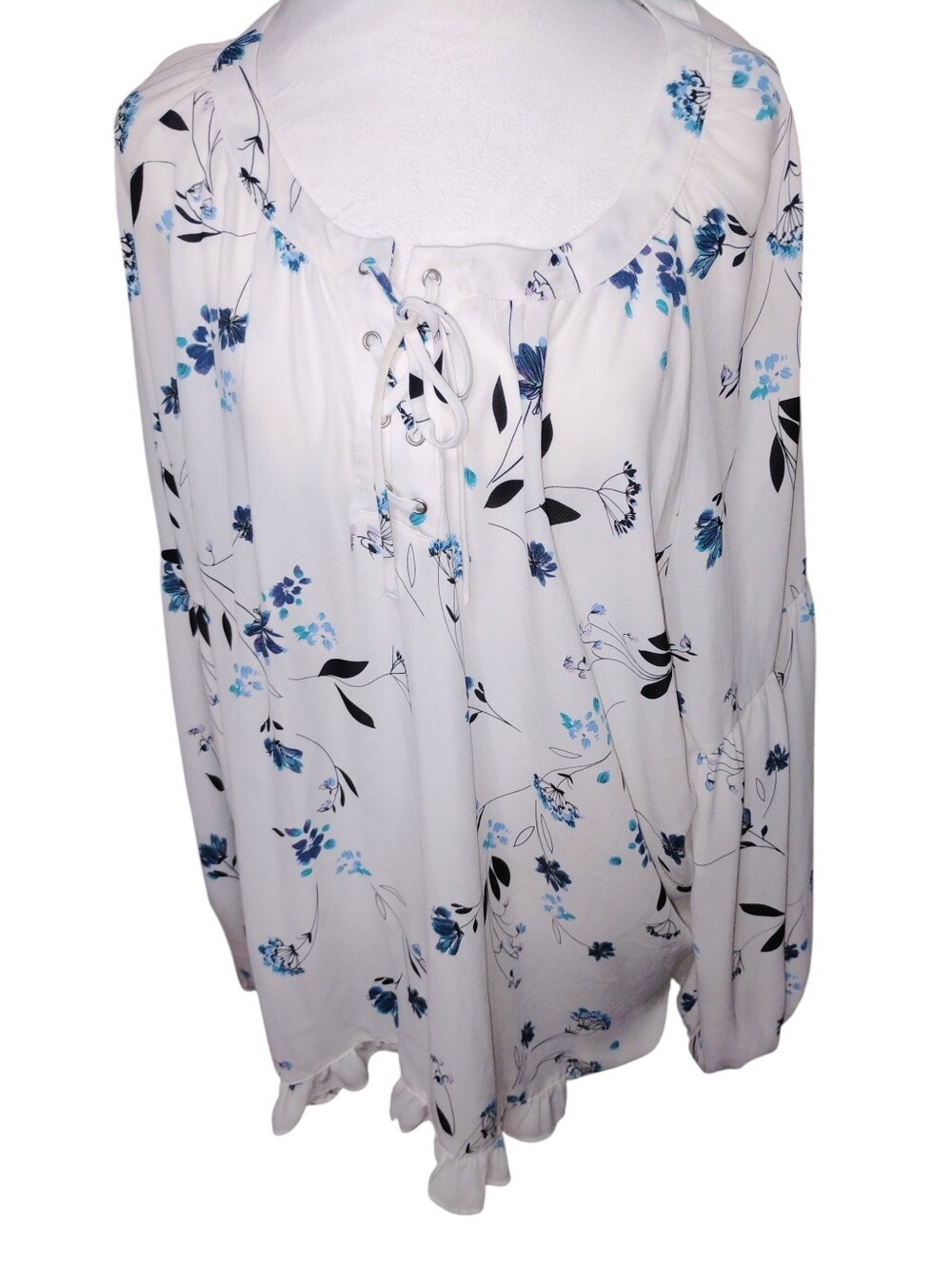 ❤️Women’s White Floral Lace-Up Peasant Blouse